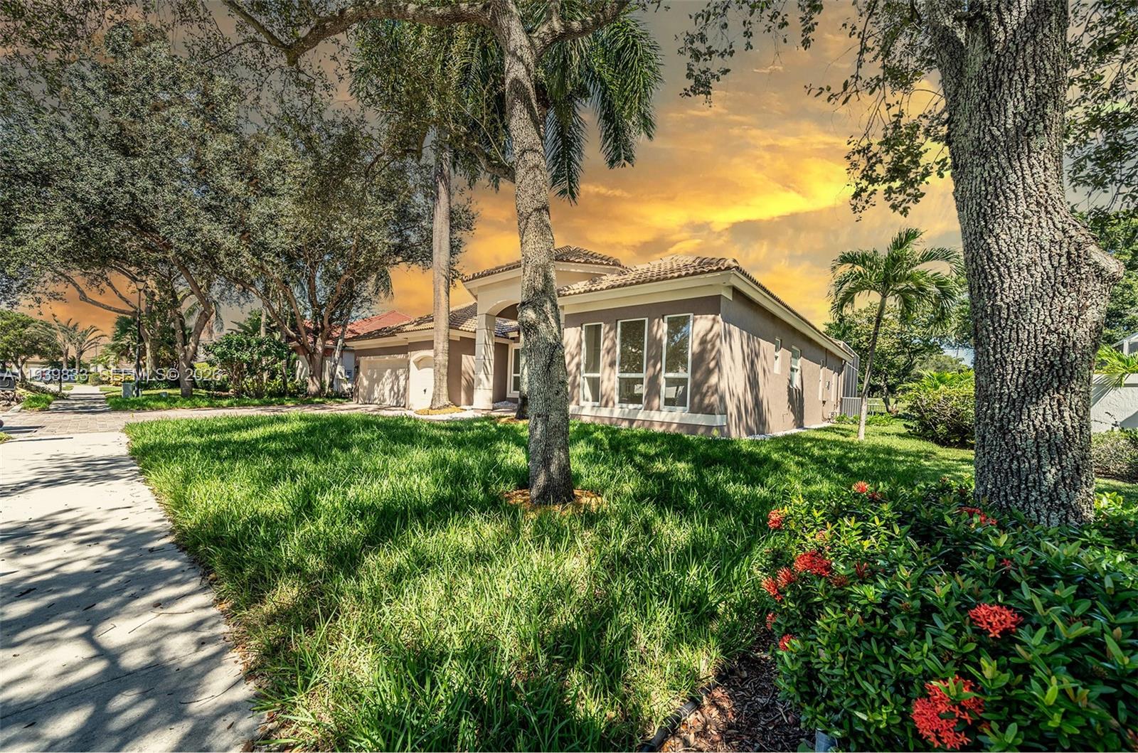 8041 Bermuda Point Ln