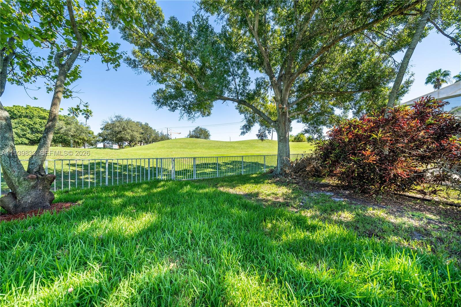 ROLLING HILLS GOLF & TENN - Residential