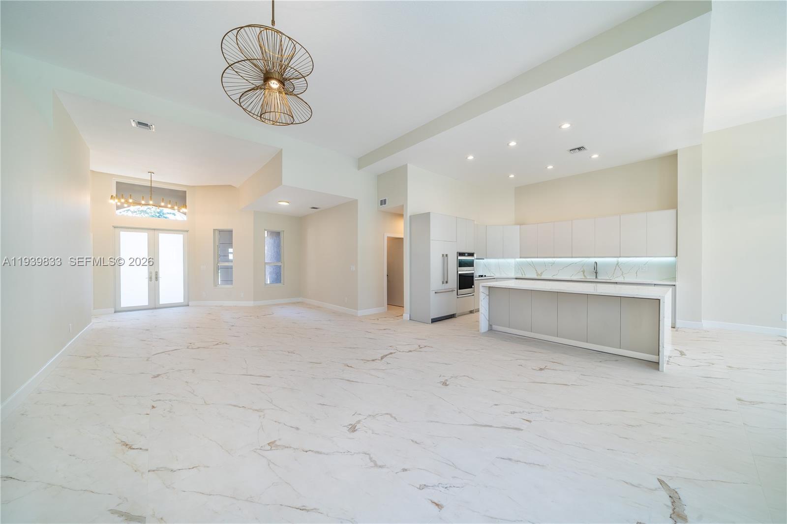 ROLLING HILLS GOLF & TENN - Residential