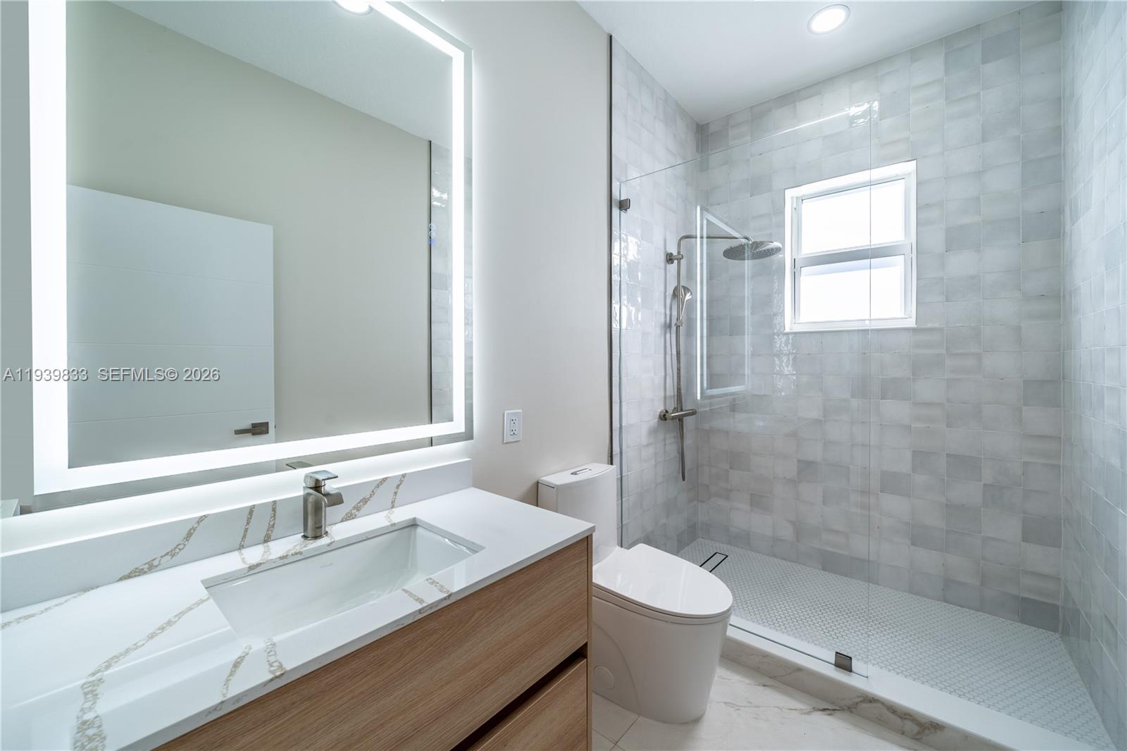 ROLLING HILLS GOLF & TENN - Residential