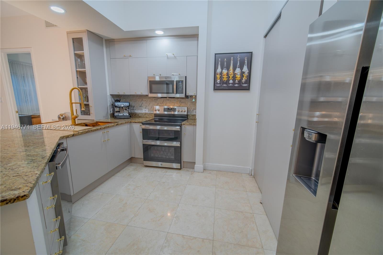 20000 E Country Club Dr 409