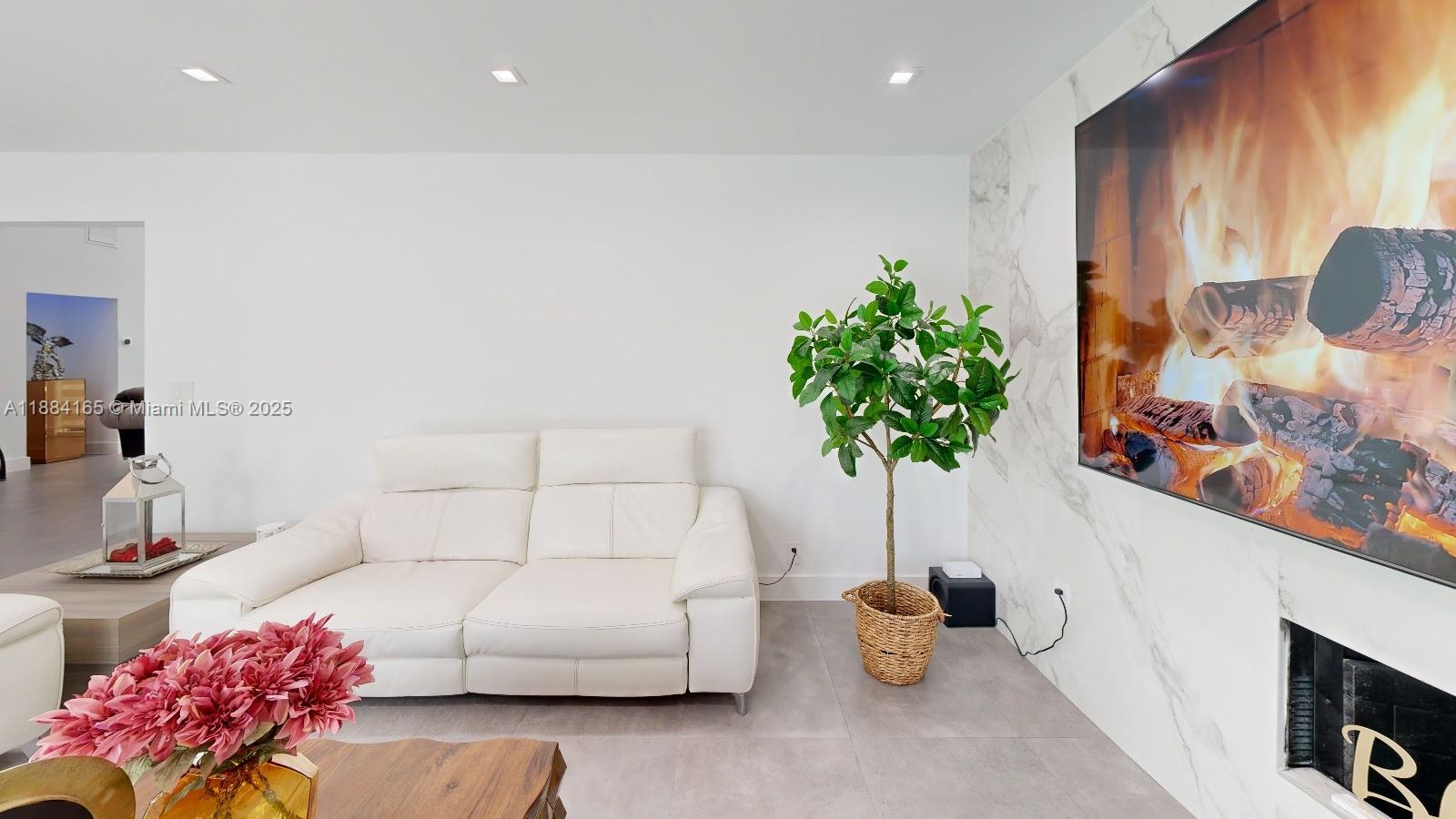 JACARANDA LAKES SECTION T - Residential Lease