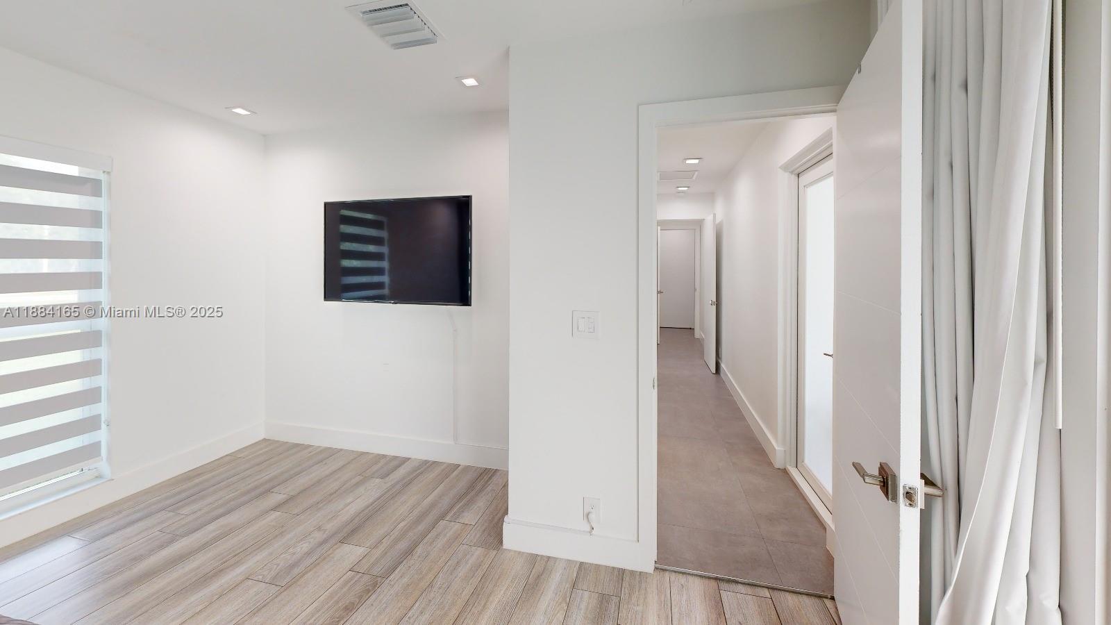 JACARANDA LAKES SECTION T - Residential Lease