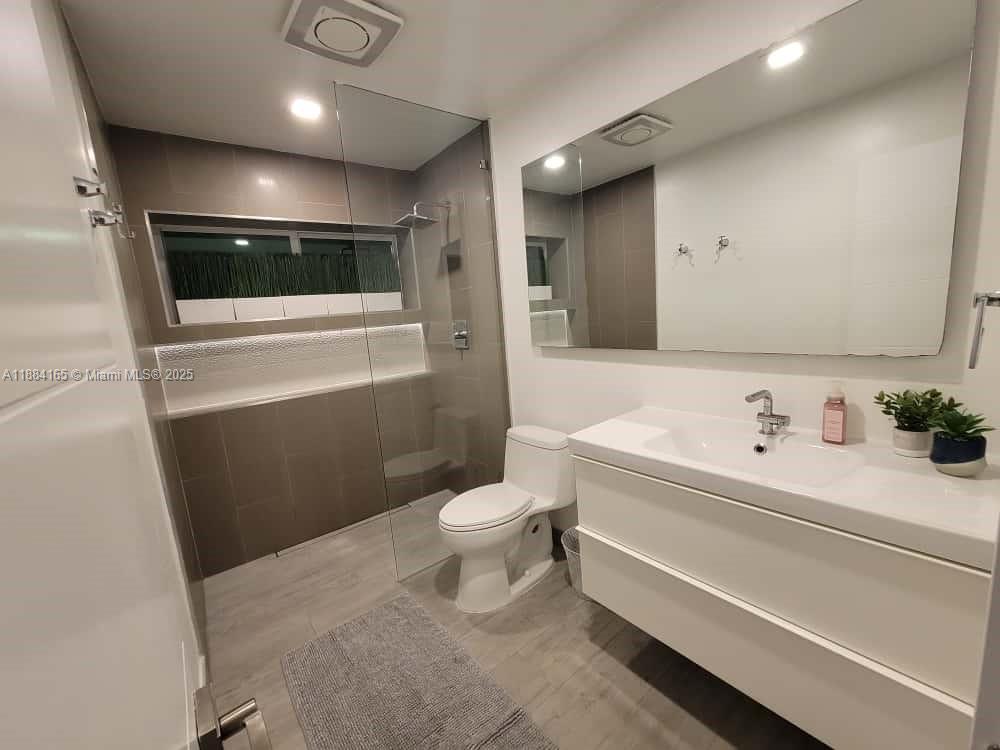 JACARANDA LAKES SECTION T - Residential Lease