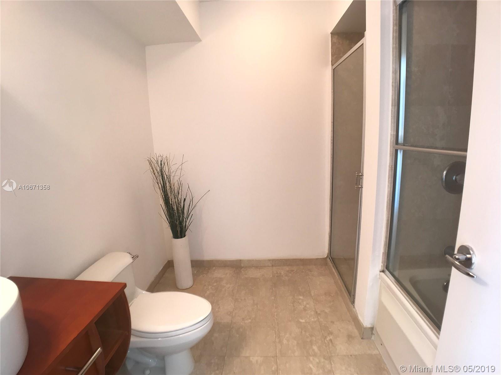 THE GRANDVIEW CONDO - Residential Lease