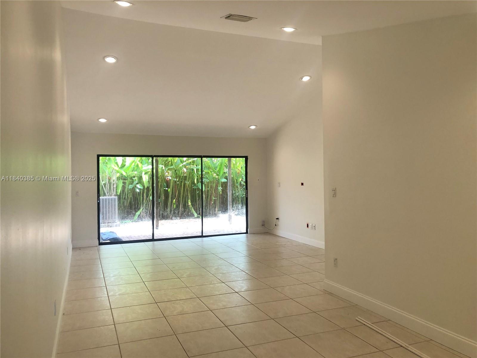 8563 SW 114th Ct