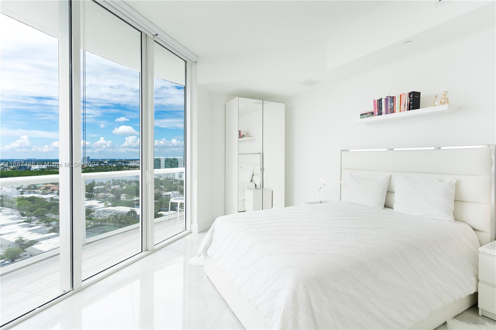 TDR TOWER I CONDO - Residential