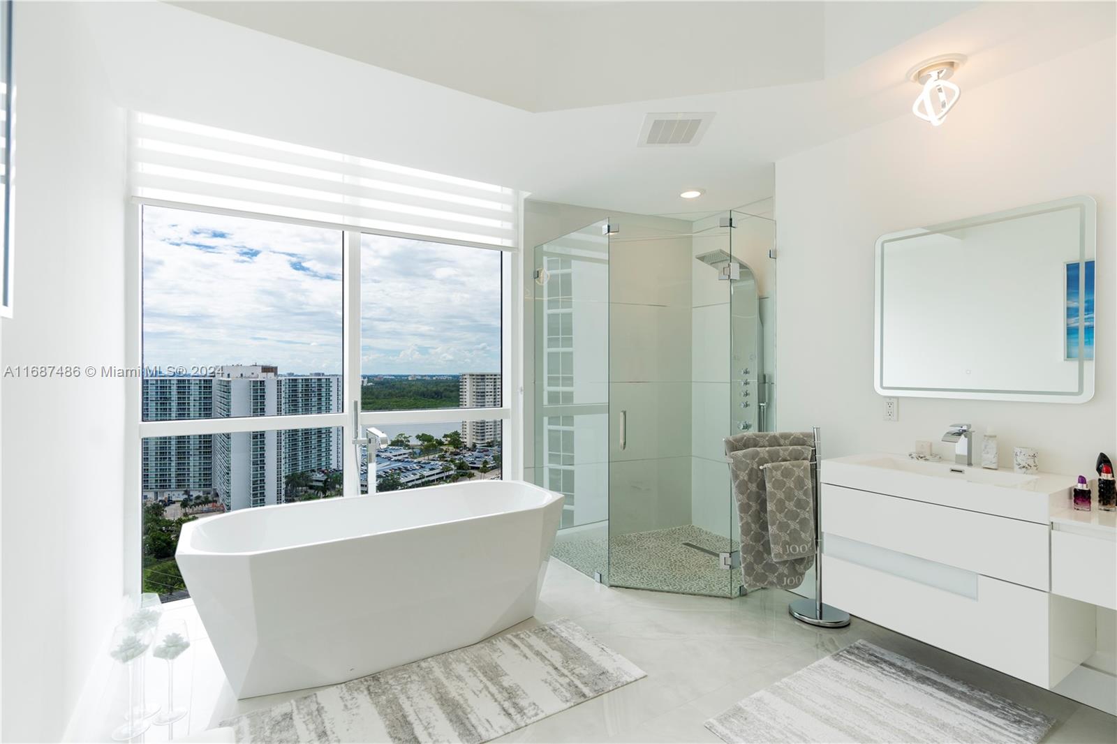 TDR TOWER I CONDO - Residential