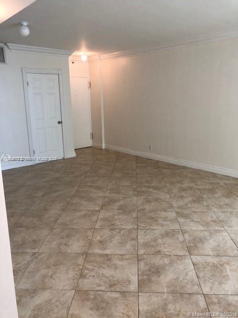 RESIDENCES ON HOLLYWOOD B - Residential Lease