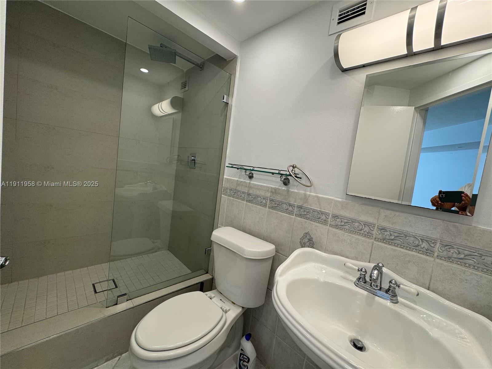 FOUR AMBASSADORS CONDO PH - Residential Lease