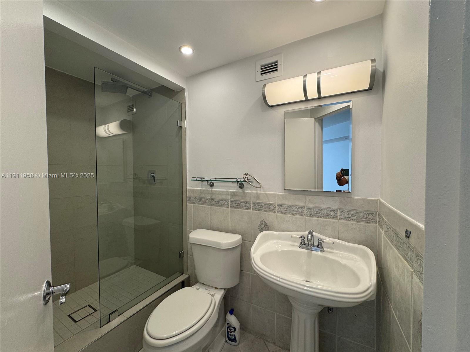 FOUR AMBASSADORS CONDO PH - Residential Lease