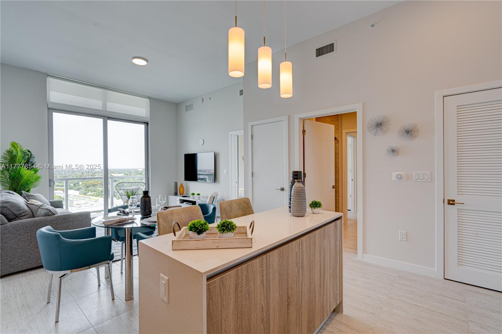 QUADRO CONDO - Residential Lease