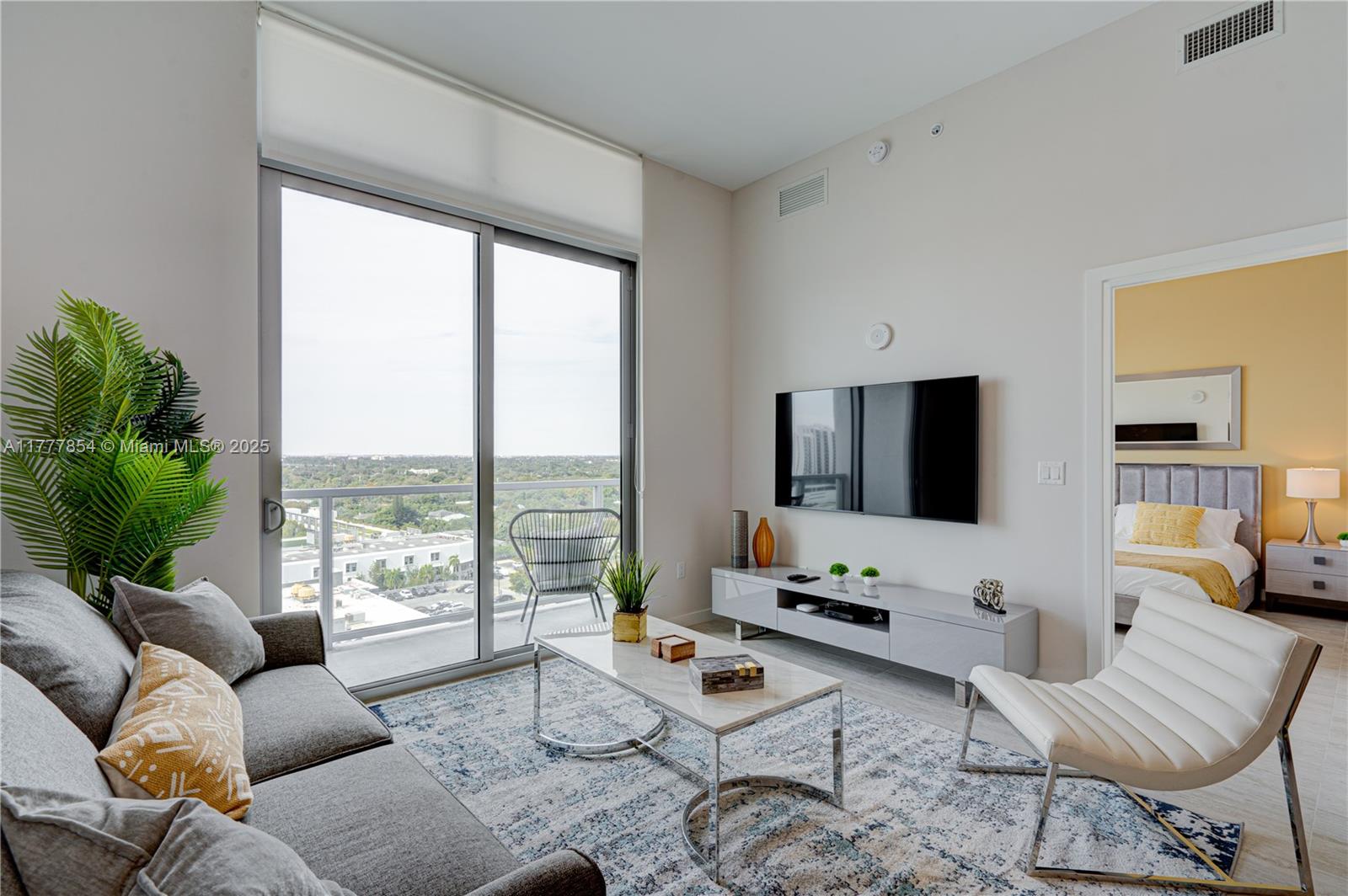 QUADRO CONDO - Residential Lease