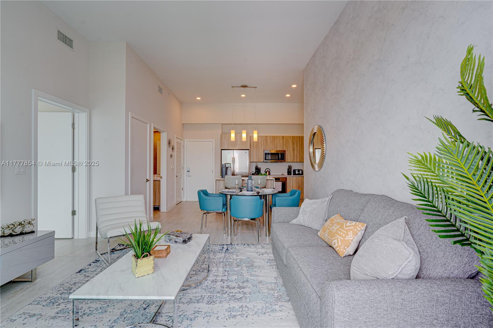 QUADRO CONDO - Residential Lease