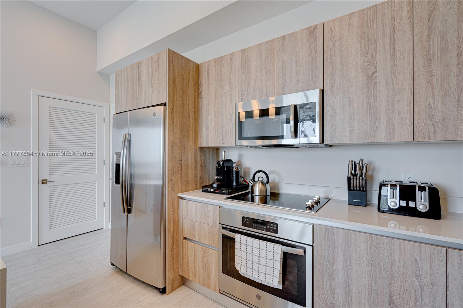 QUADRO CONDO - Residential Lease