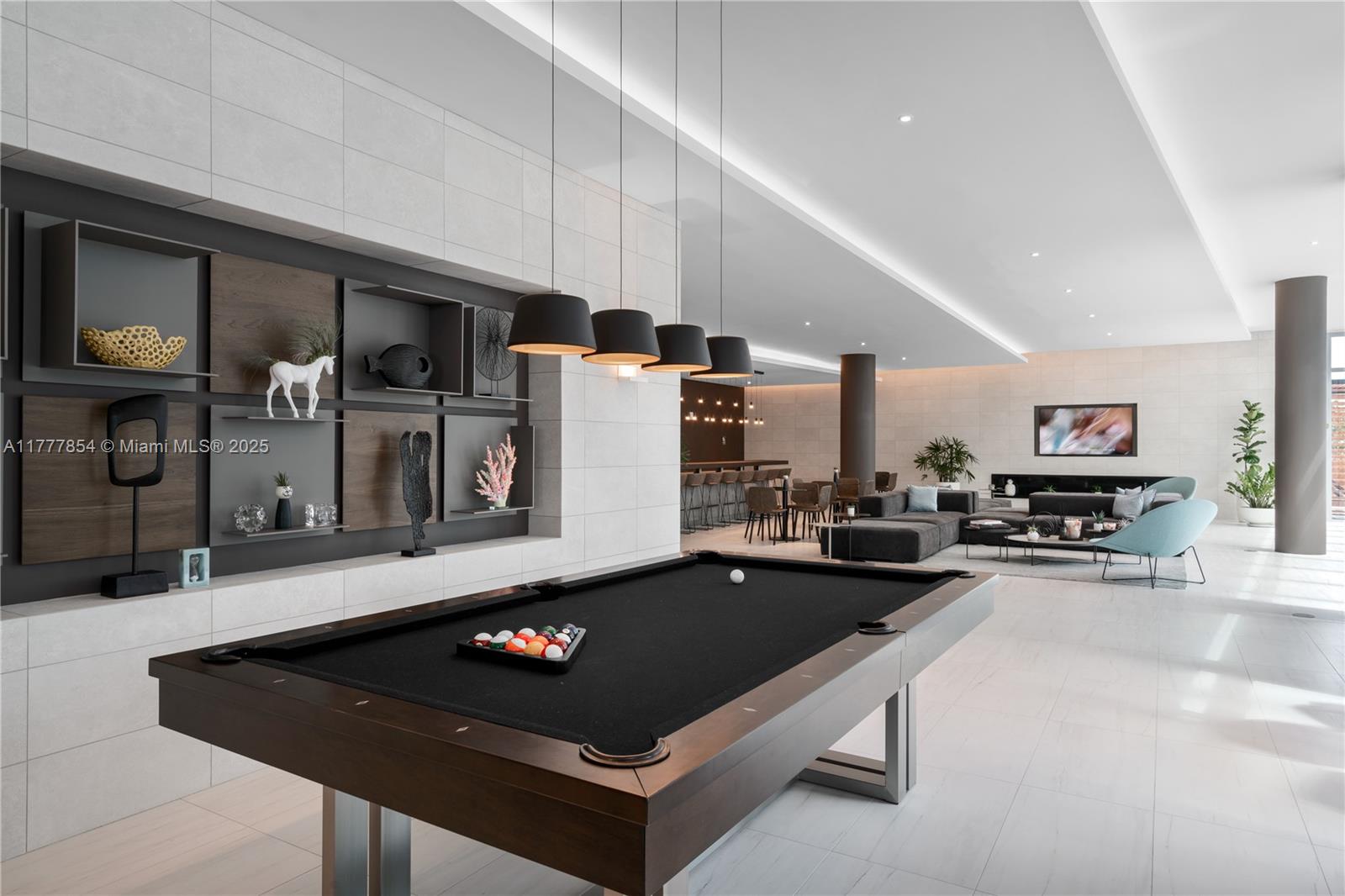 QUADRO CONDO - Residential Lease