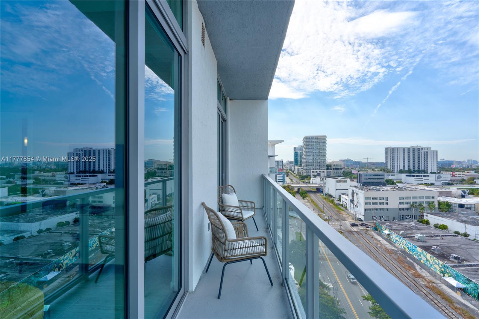 QUADRO CONDO - Residential Lease