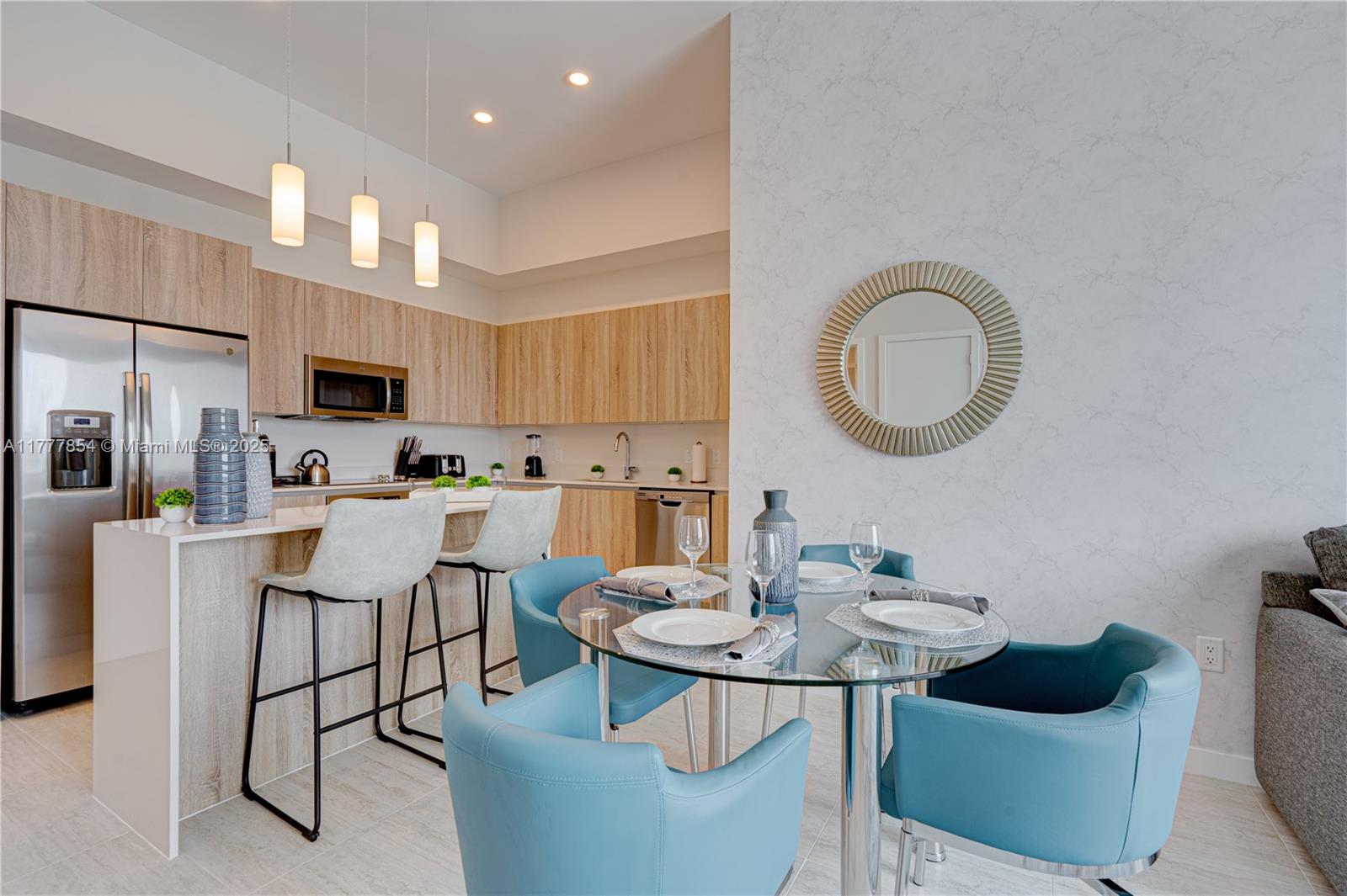 QUADRO CONDO - Residential Lease
