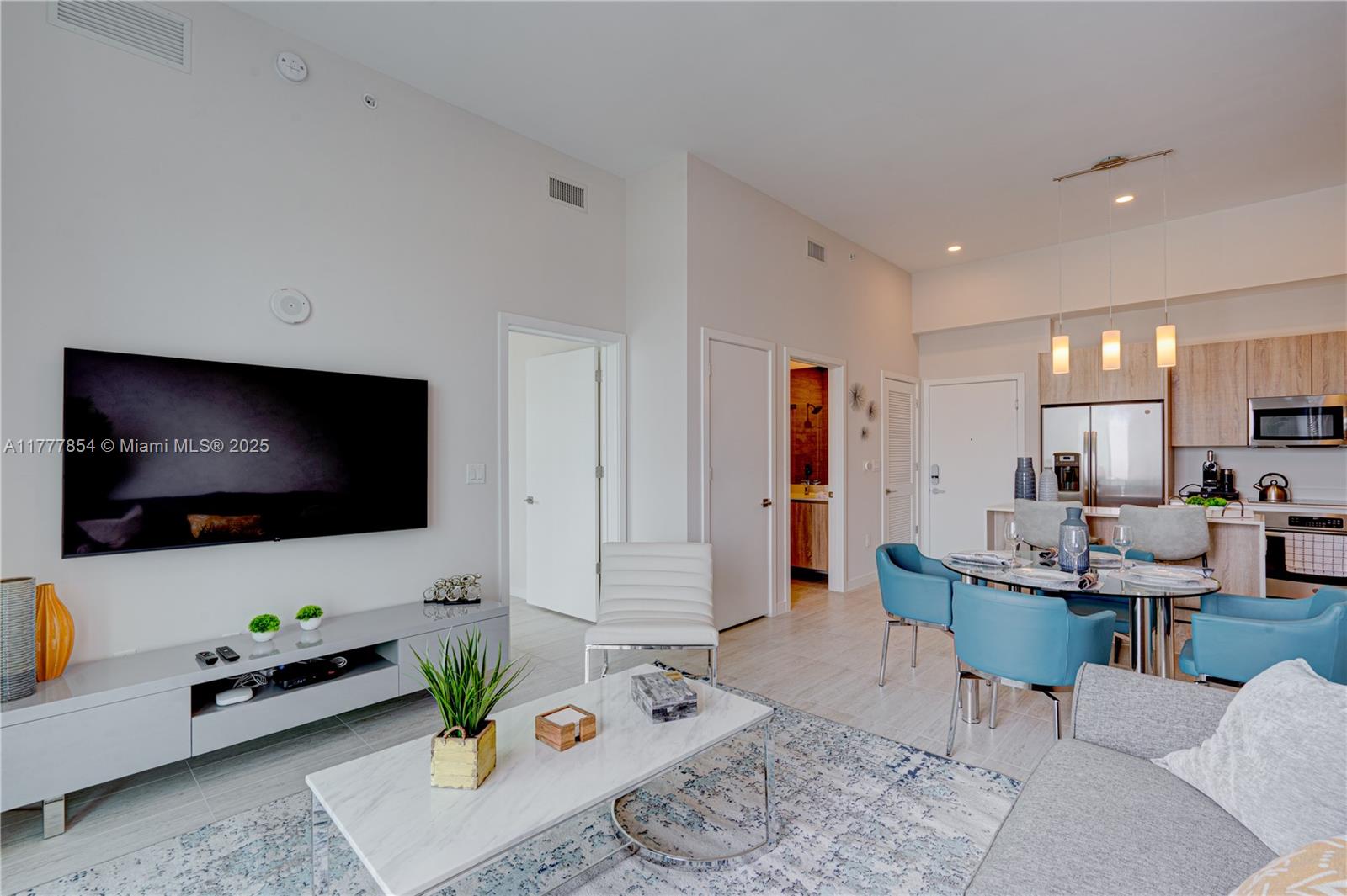 QUADRO CONDO - Residential Lease
