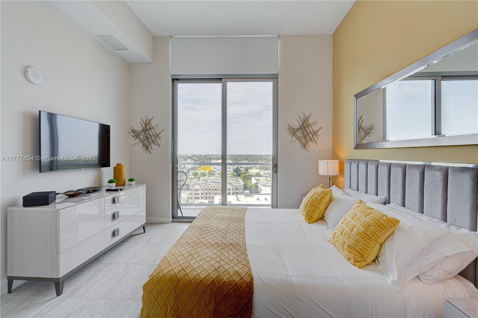 QUADRO CONDO - Residential Lease