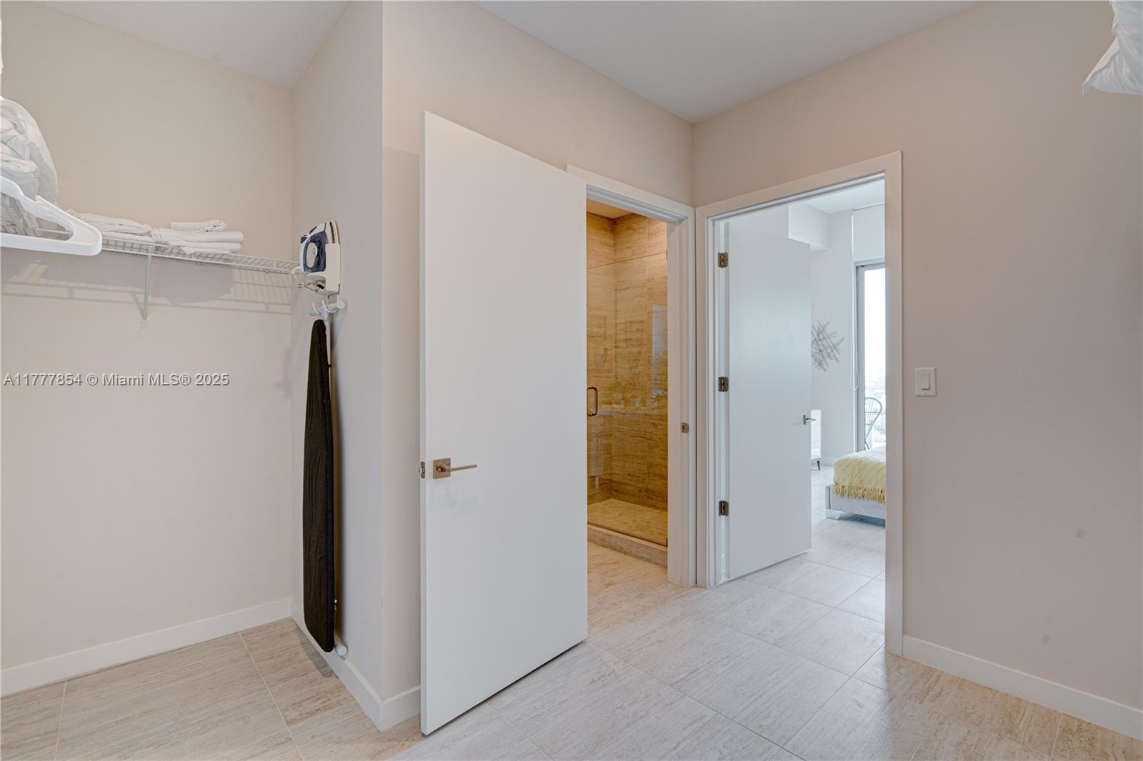 QUADRO CONDO - Residential Lease