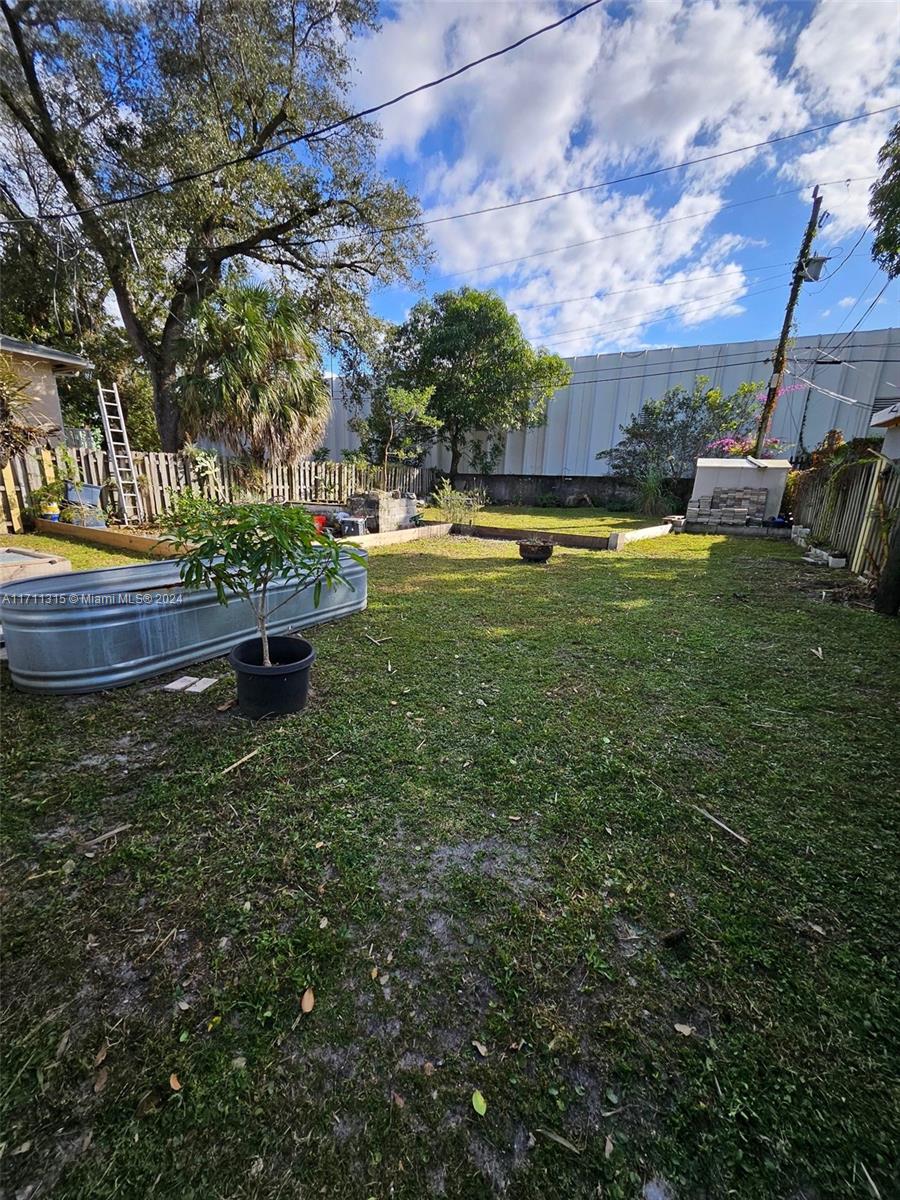 PICKET LANE - Residential