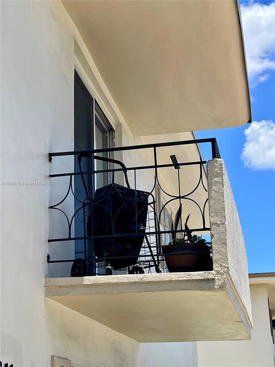 WEST PARK VIEW CONDO - Residential