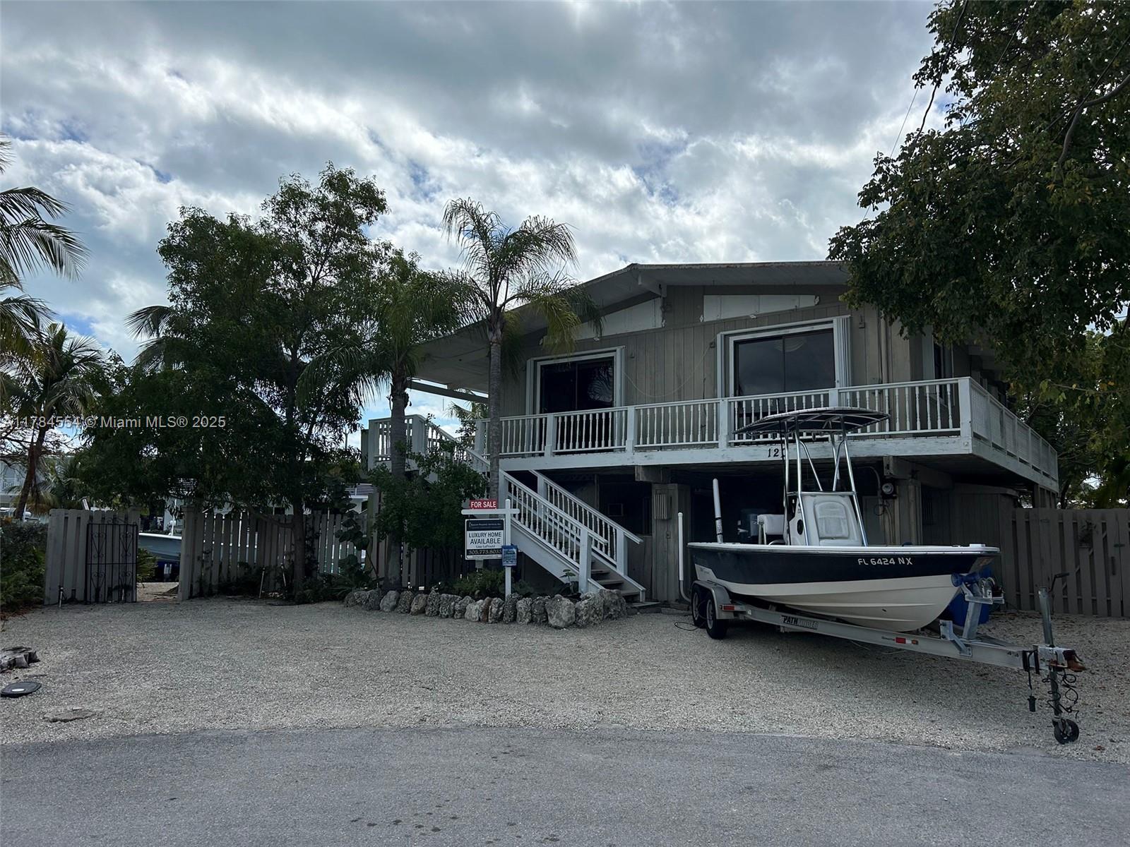 120 Captains Ct