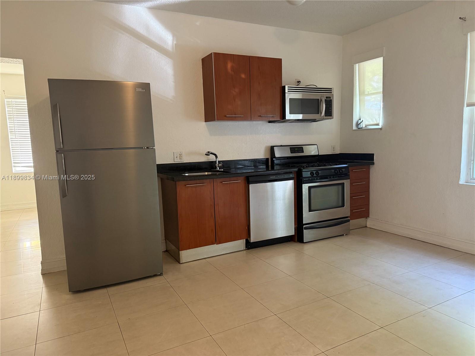 THE BAYLISS CONDO - Residential