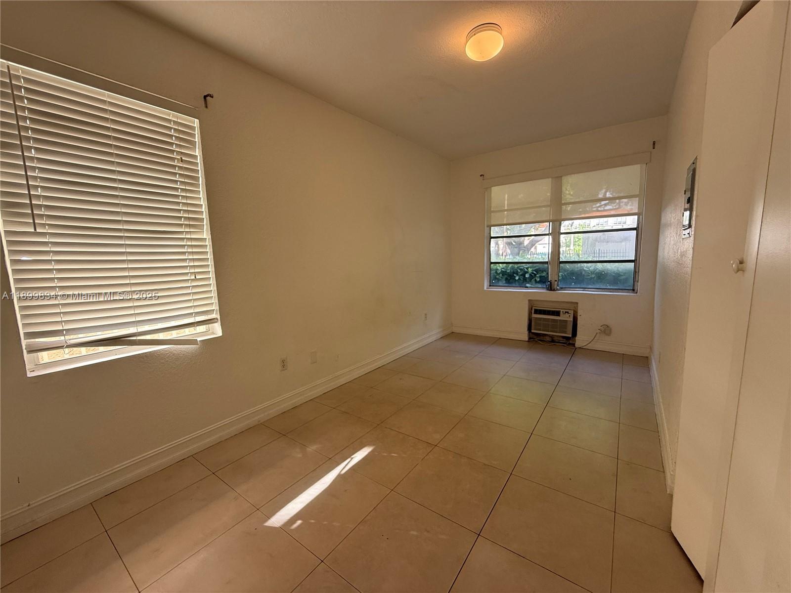 THE BAYLISS CONDO - Residential