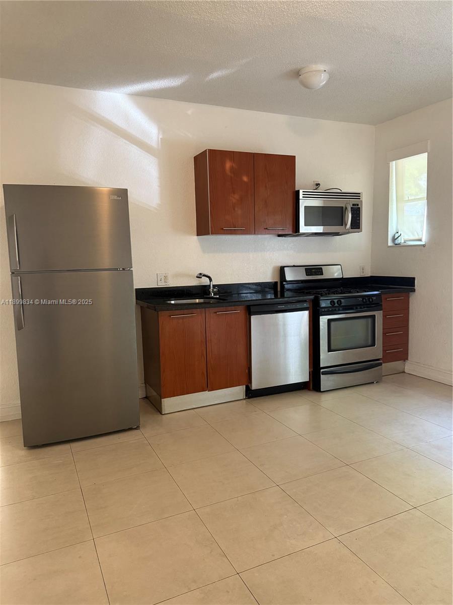THE BAYLISS CONDO - Residential