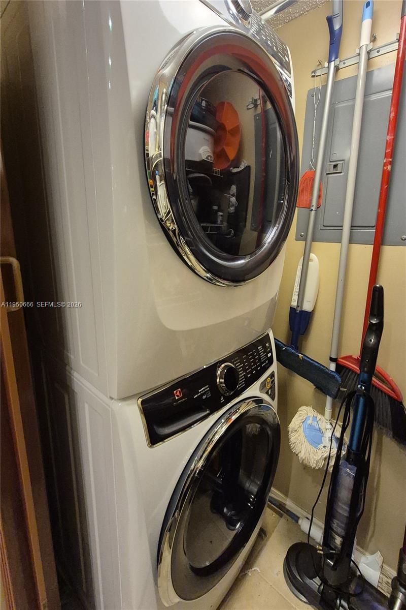 RIVIERA PALMS CONDO - Residential