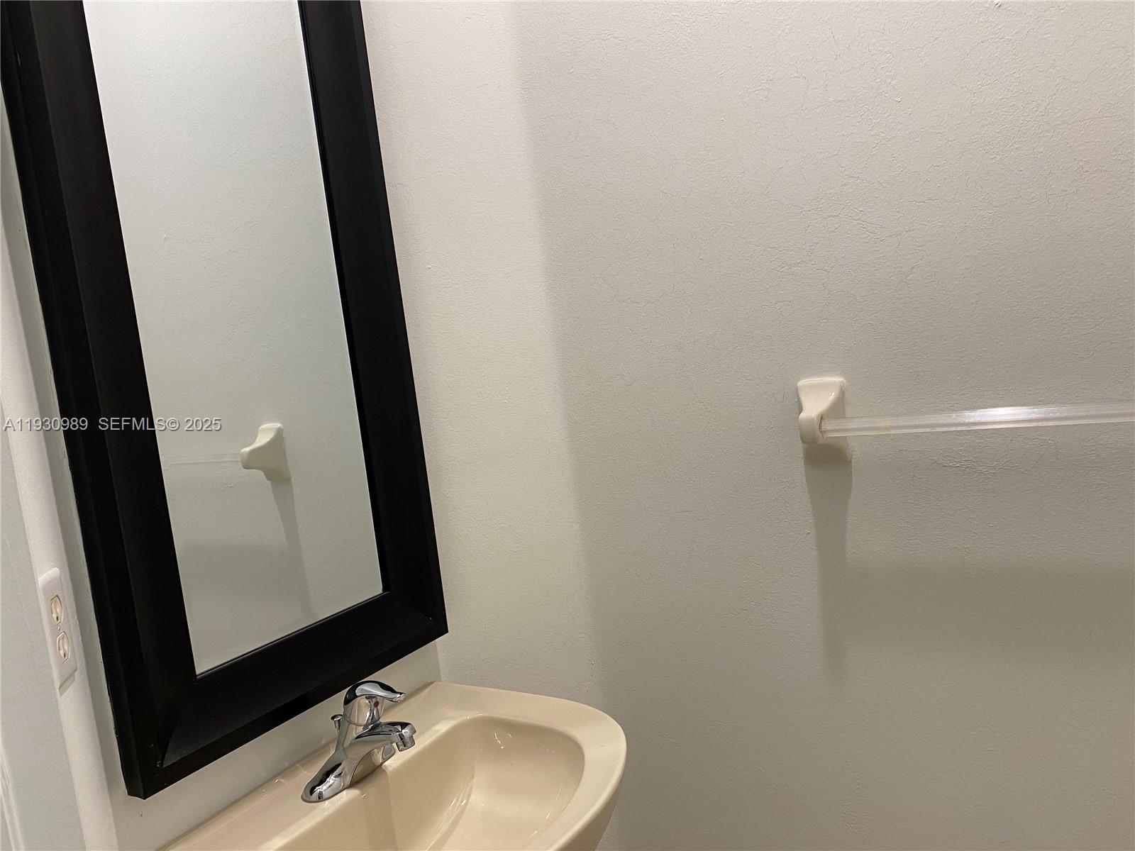 SEMINOLE ESTATES & TOWNHO - Residential Lease