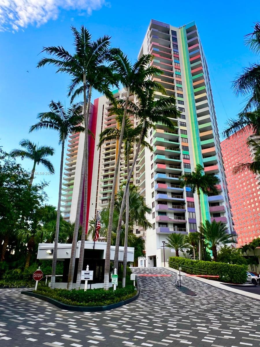 1581 Brickell Ave 602