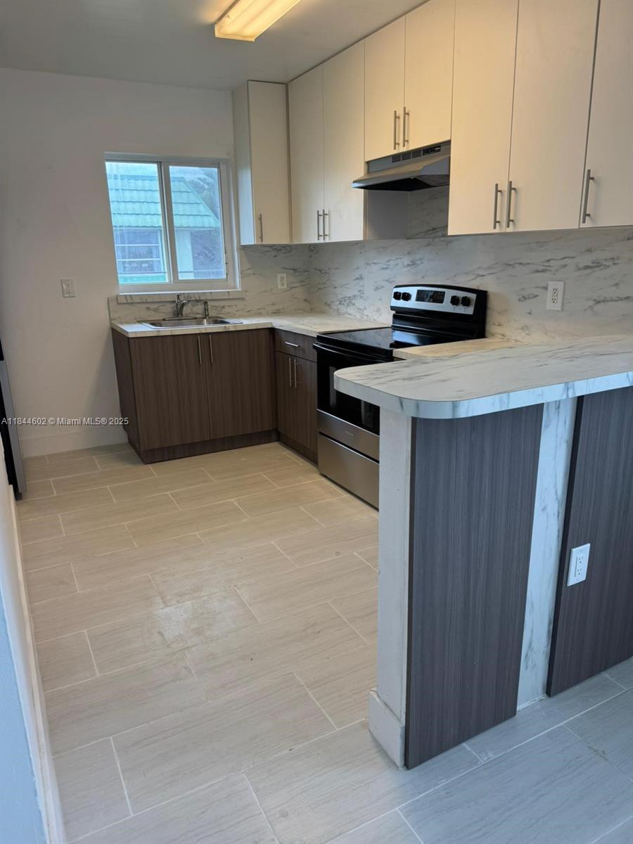 RAINEY MANORS - Residential Lease