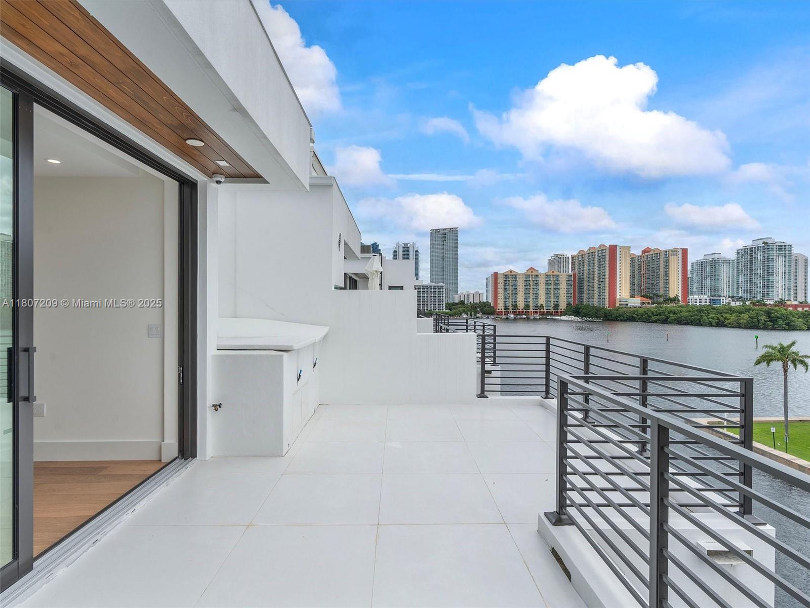 EASTERN SHORES - Residential Lease