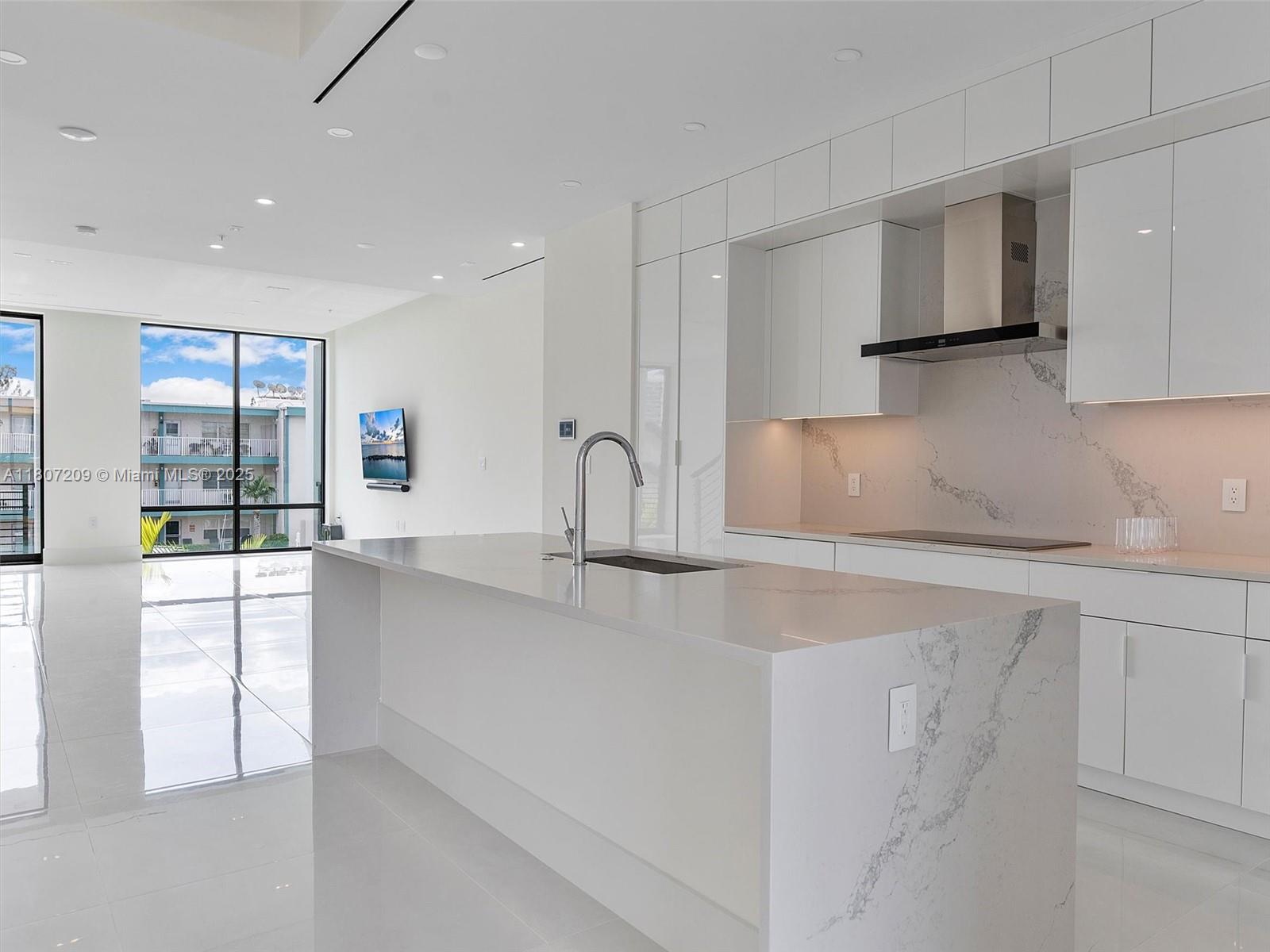 EASTERN SHORES - Residential Lease