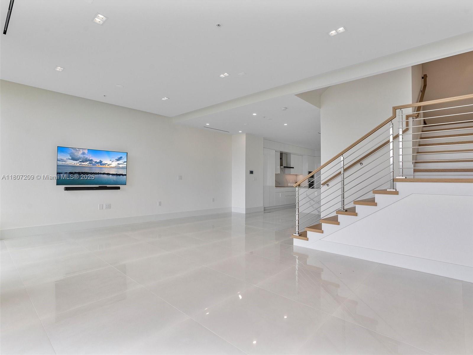 EASTERN SHORES - Residential Lease