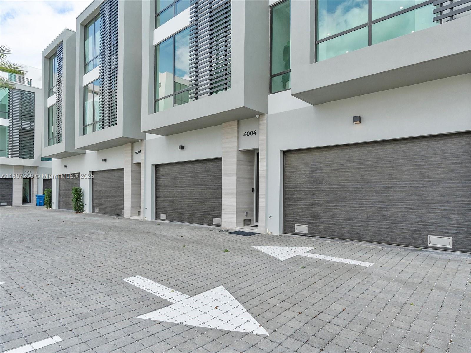 EASTERN SHORES - Residential Lease