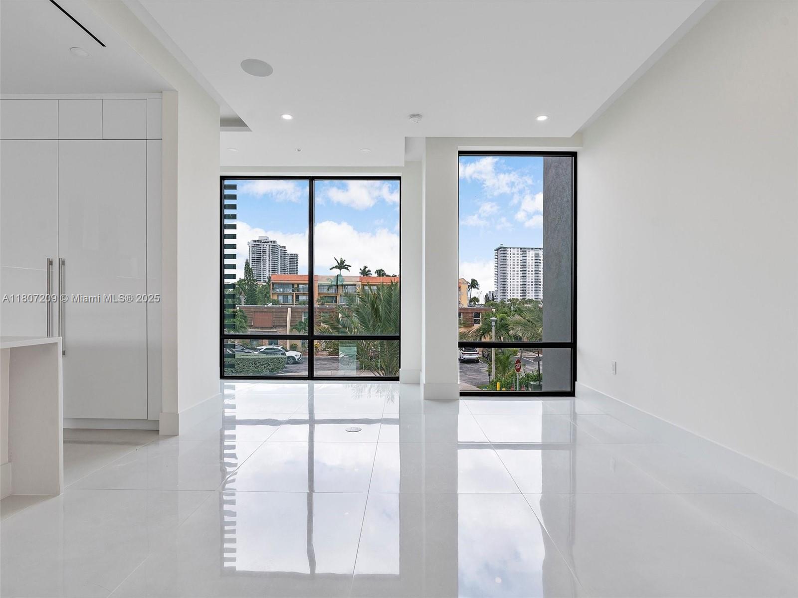 EASTERN SHORES - Residential Lease