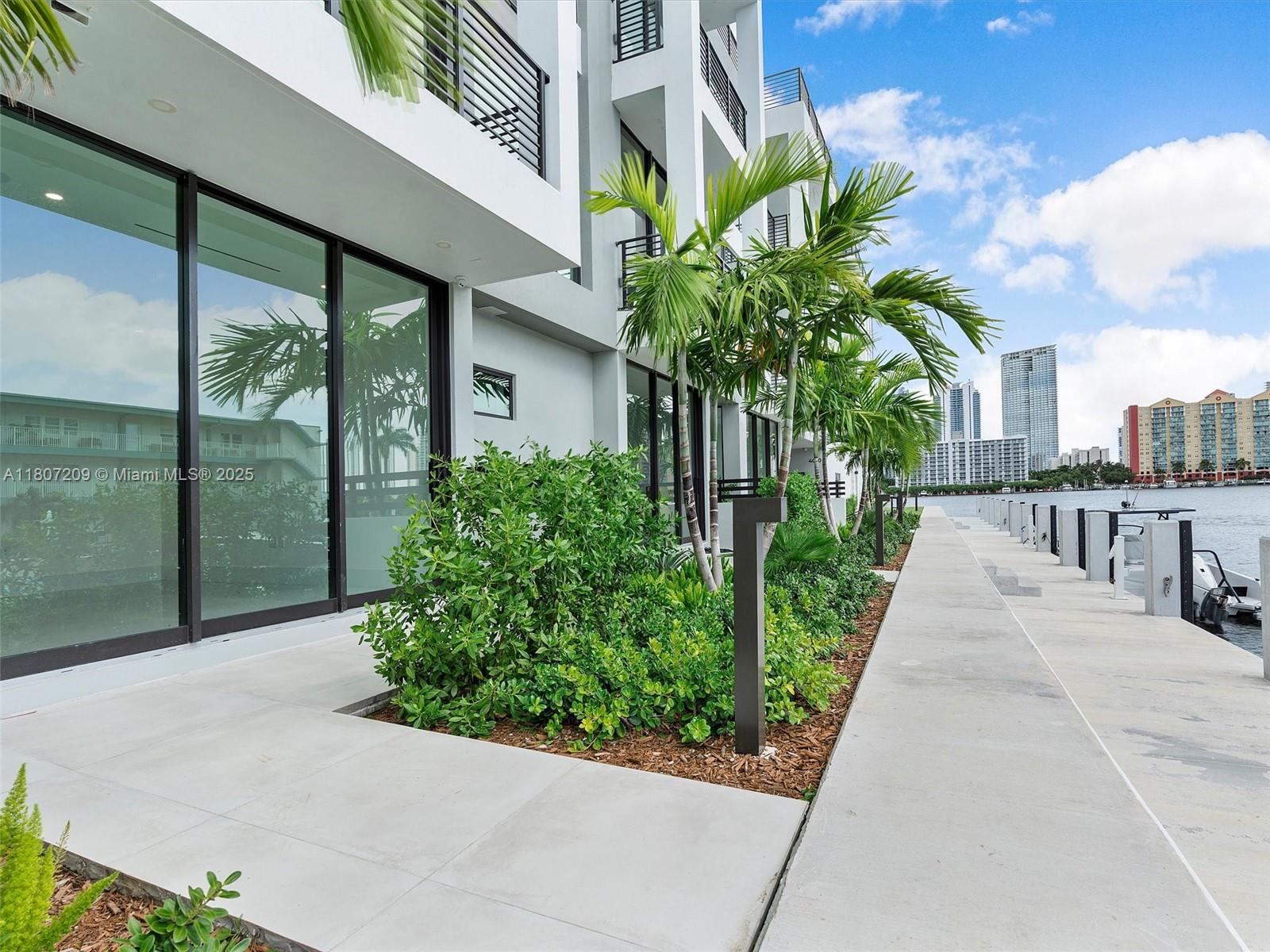 EASTERN SHORES - Residential Lease