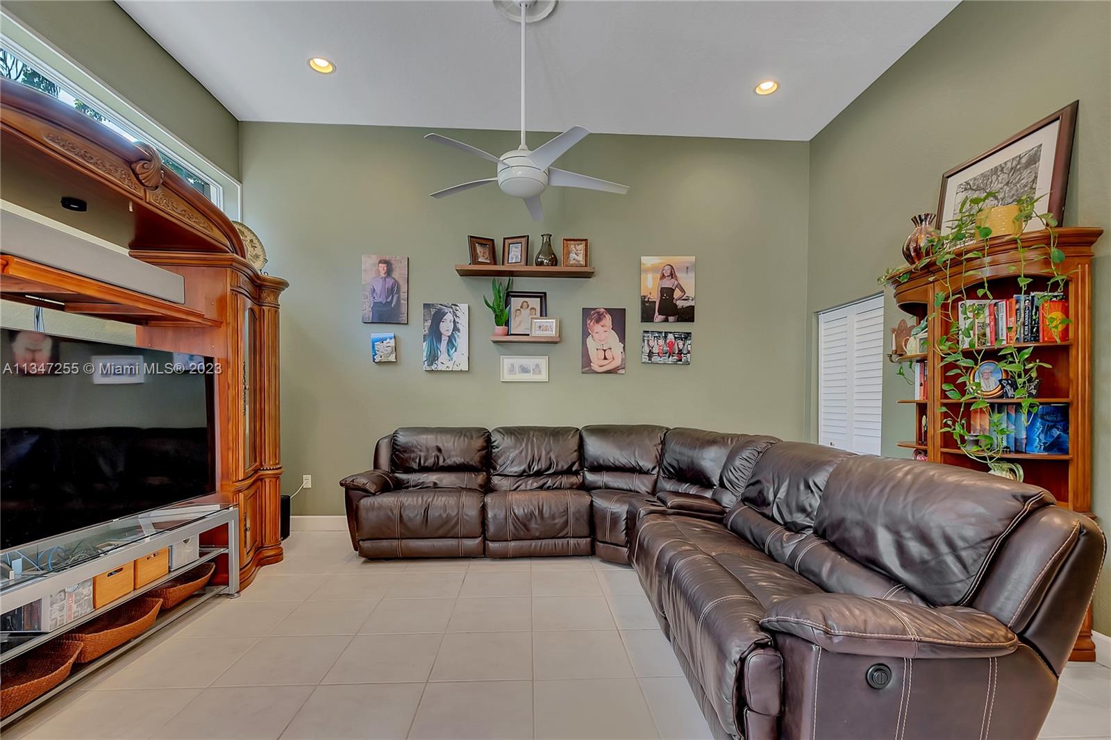 Photo 5 of 31 of 16671 SW 79th Ct house