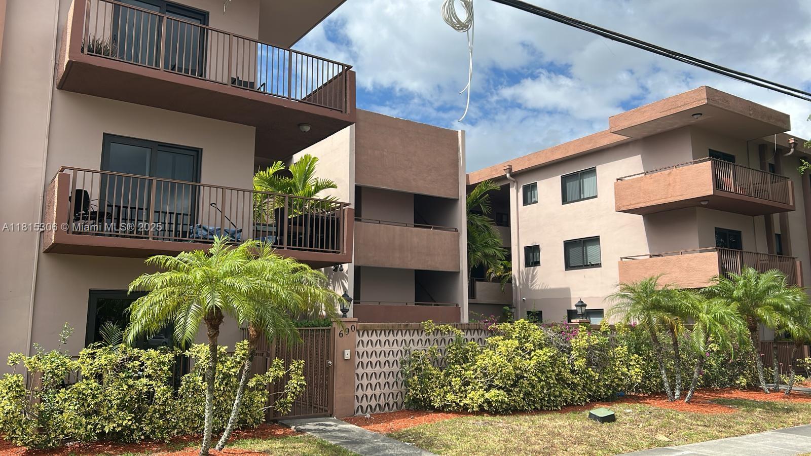 Rental Property at 690 Ne 123rd St 207, North Miami, Miami-Dade County, Florida - Bedrooms: 1 
Bathrooms: 1  - $1,700 MO.