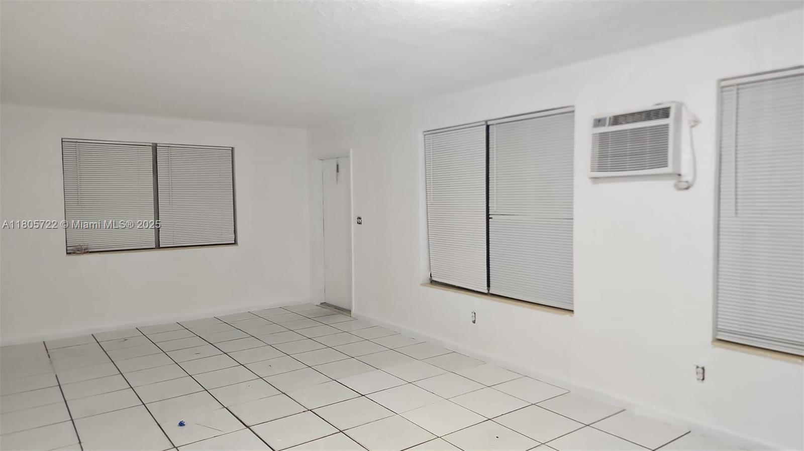 16031 Ne 18th Pl 4, North Miami Beach, Miami-Dade County, Florida - 1 Bedrooms  
1 Bathrooms - 