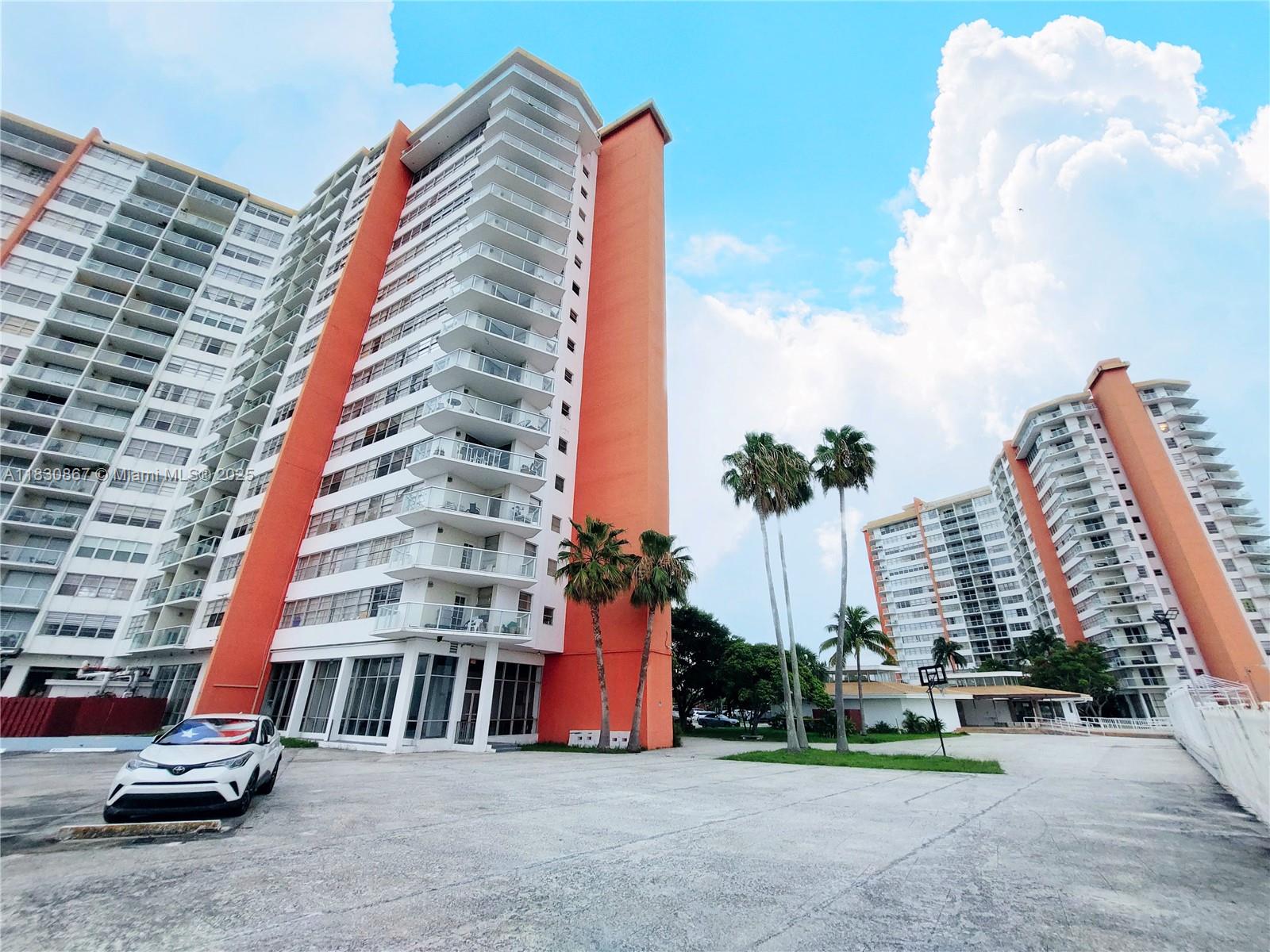 1351 NE Miami Gardens Dr 513E