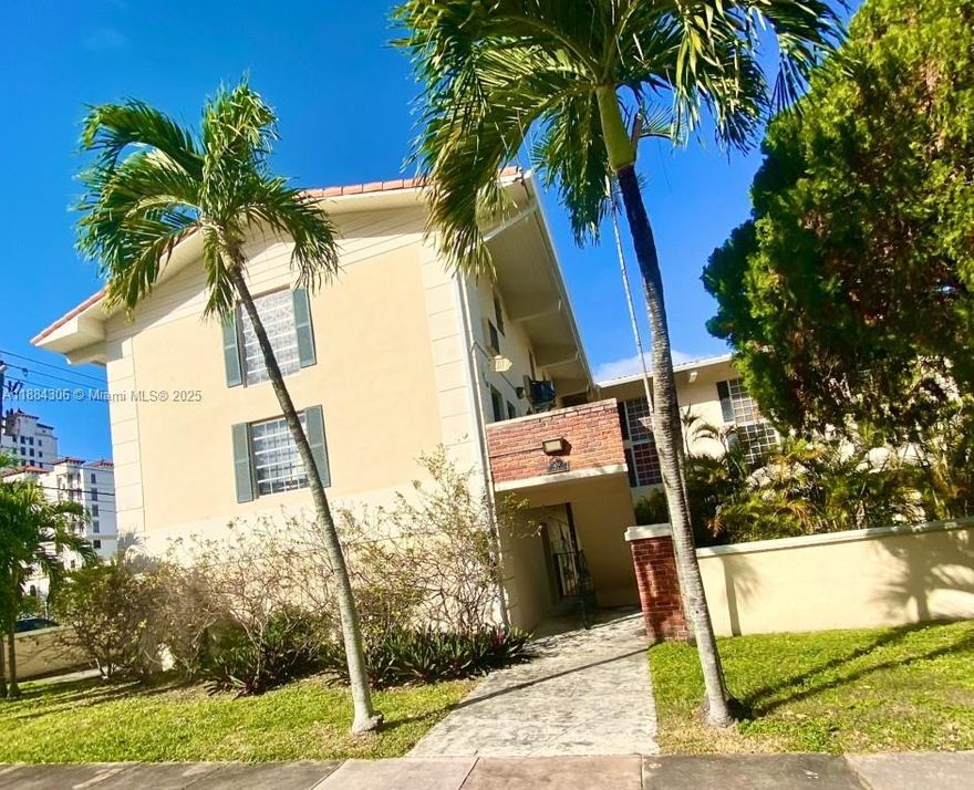 Spacious Loft Apartment located in Downtown Coral Gables. Unit has updated Kitchen cabinets and counters, Central Air Conditioning, tile floor throughout, high tongue and groove ceilings, Great closet space, and large colonial windows for natural light. Rent includes water, waste, and gas. Building offers swimming pool and laundry facilities.