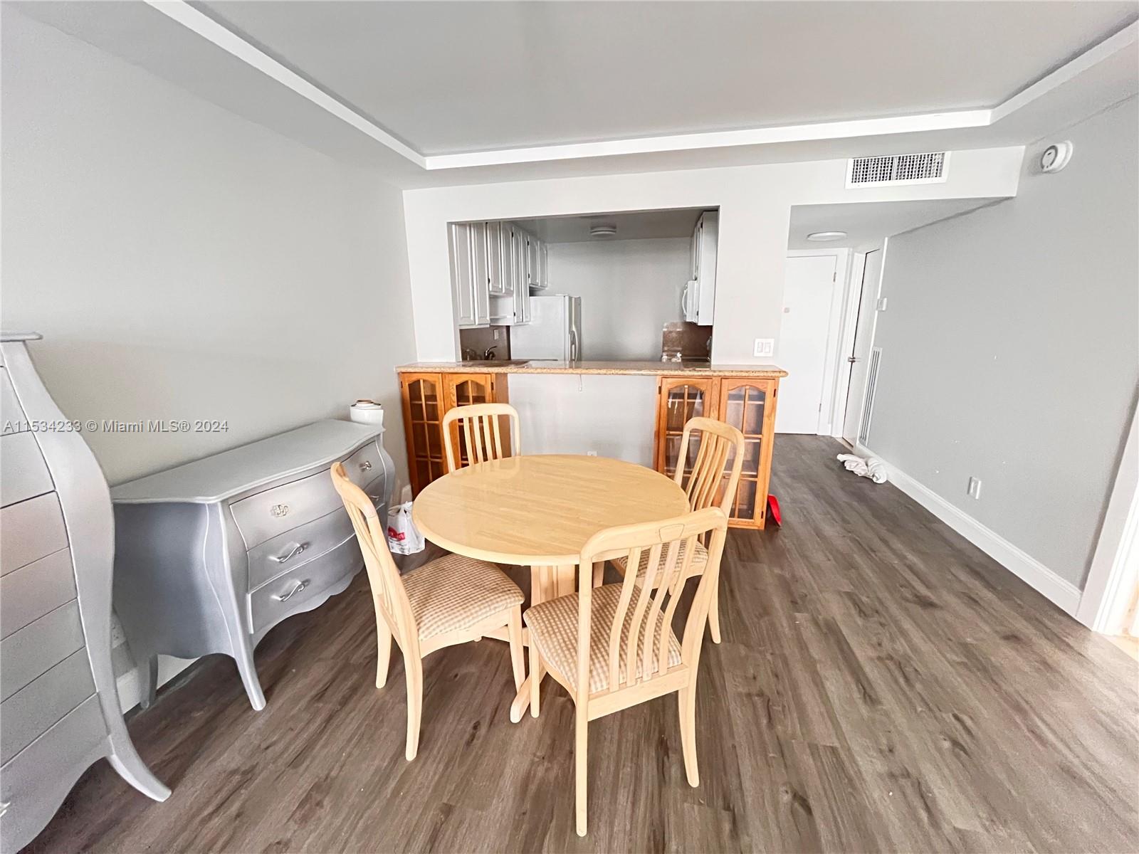 Large 1B/1.5Ba steps from the Beach. Spacious master with plenty of closet space. Ocean and intercoastal view from balcony. Updated building with heated pool, billiards, gym etc. Premier location close to Gulfstream Village and Casino, Aventura mall and Hollywood beach.