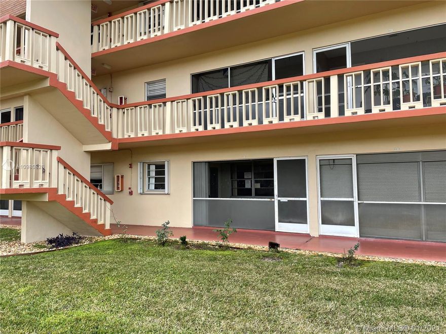 *** ATTENTION REALTORS PLEASE READ THE BROKER AND OFFICE REMARKS SECTIONS FOR INFO ON SHOWINGS AND ON HOW TO SUBMIT AN OFFER ***  2/2 CONDO UNIT CENTRALLY LOCATED WITHIN MINUTES FROM SCHOOLS, PUBLIC TRANSPORTATION, AND HIGHWAYS. SELLER HAS NOT LIVED AT THE PROPERTY AND HAS NO INFO FOR THIS PROPERTY. SELLER DISCLOSURE IS NOT AVAILABLE. BUYER/BUYER'S AGENT IS RESPONSIBLE TO VERIFY ALL THE PROPERTY, LISTING AND HOA INFORMATION PRIOR TO OFFER.