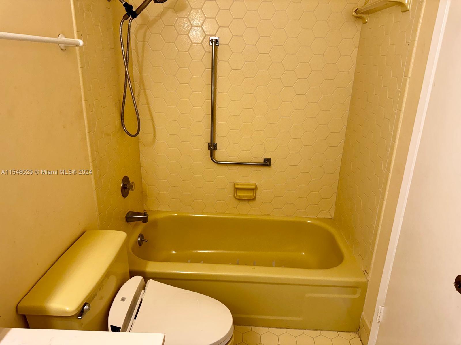 HILLCREST EAST NO 25 COND - Residential