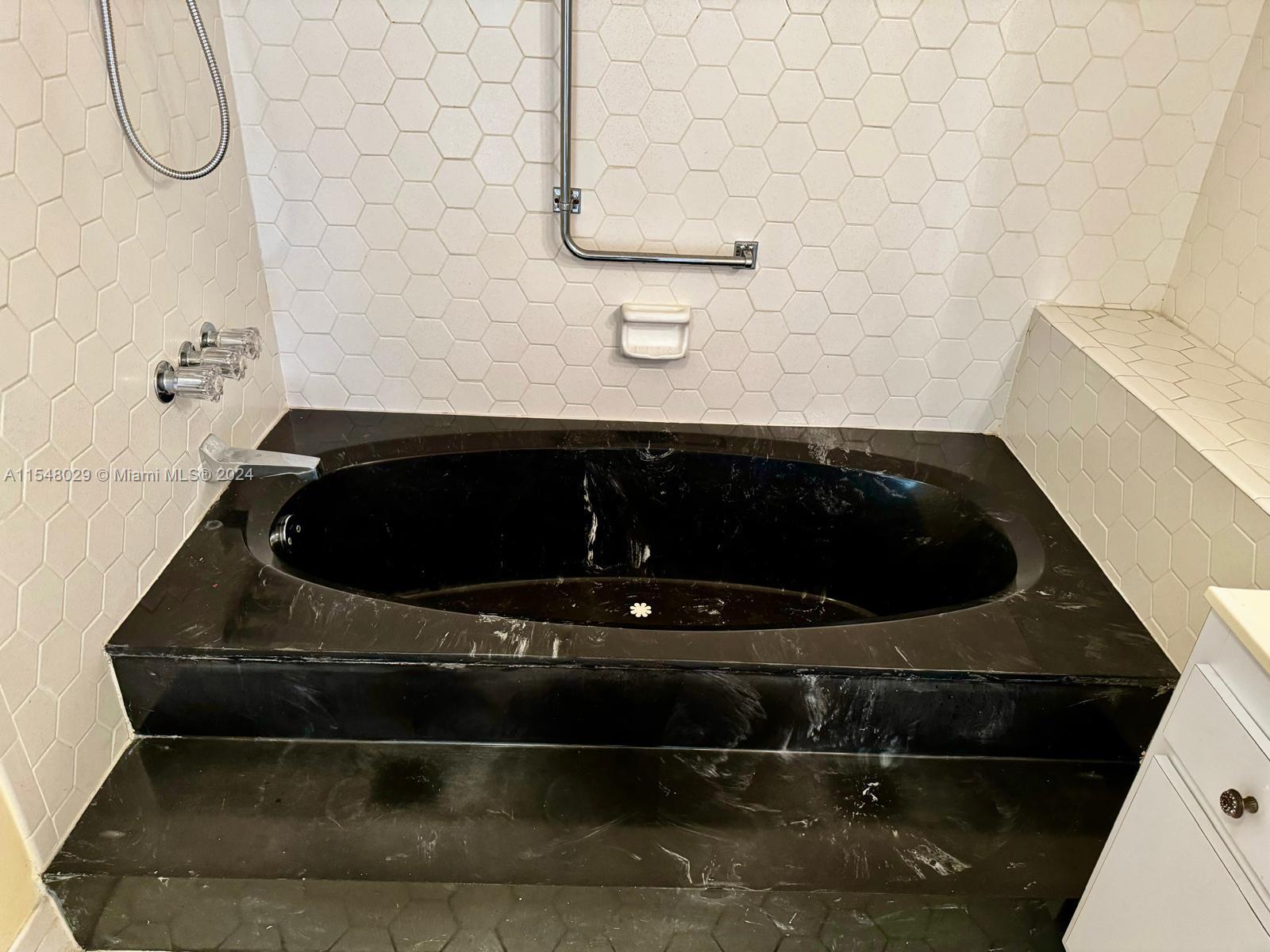 HILLCREST EAST NO 25 COND - Residential